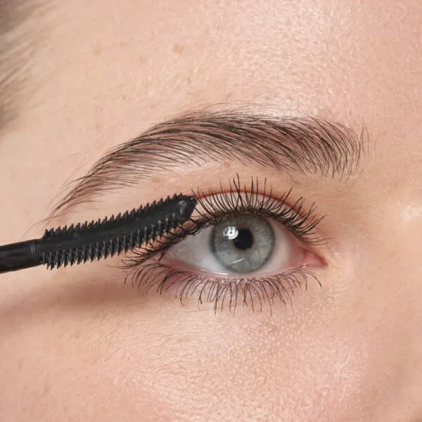 Website-format-JPG-210.10_CurlStyle-Mascara_Application-600x600.webp