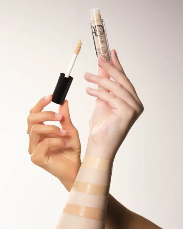 Website-format-JPG-2024_01_Cover-Prime_4973.xx_Fluid-Camouflage-Concealer_Swatch-600x750.webp